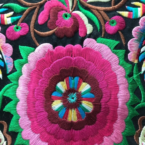 Embroidered Clutch - Picture 4 of 10